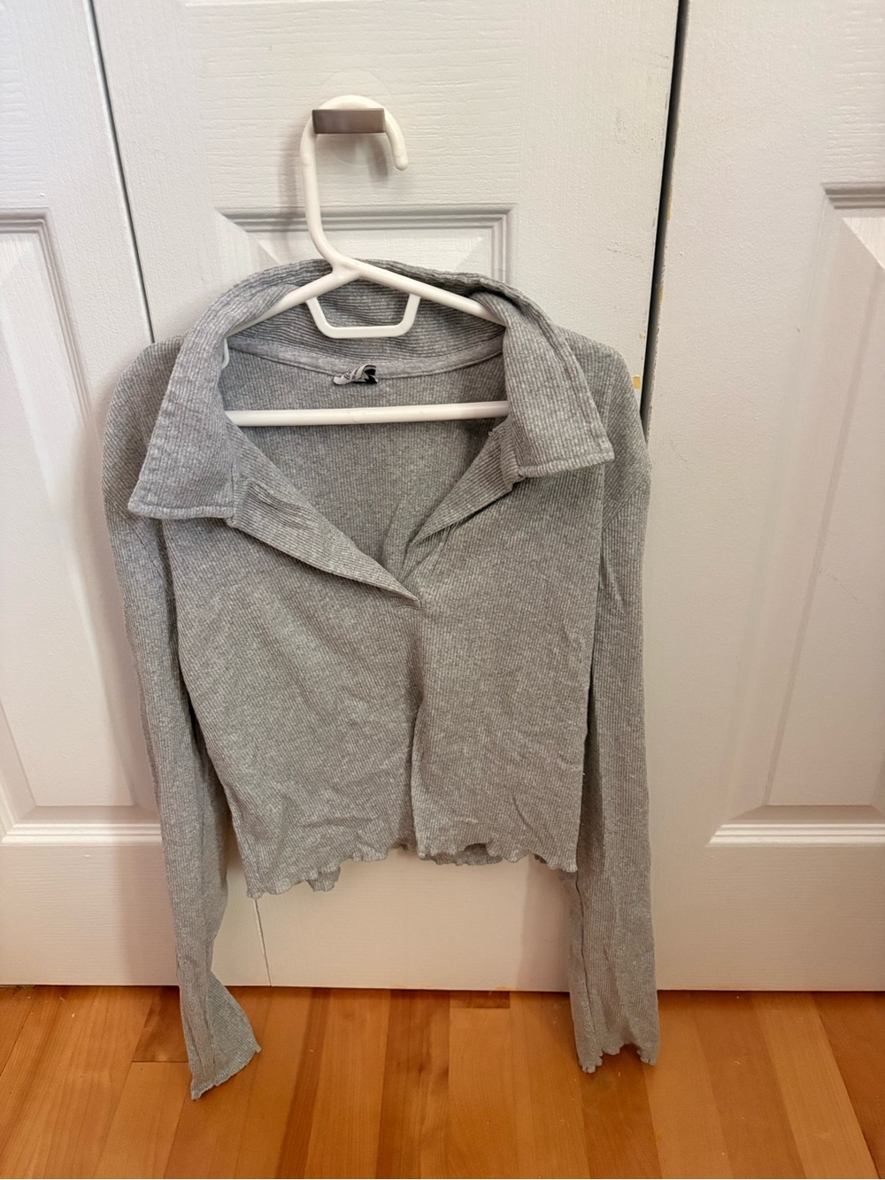 Light Gray Women's Ribbed Collared Long-Sleeve Top